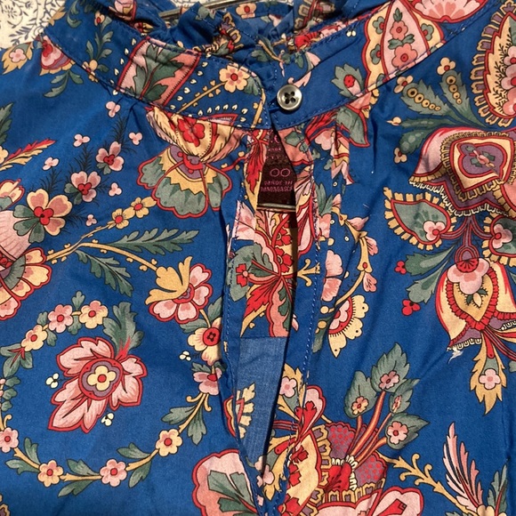 Ruffle-neck top in Liberty® Flora Belle Item L1035 J Crew Size 00 Like New - Picture 5 of 7